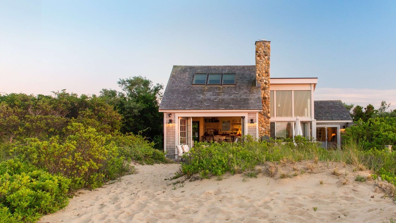 Beach Cottage Chronicles background