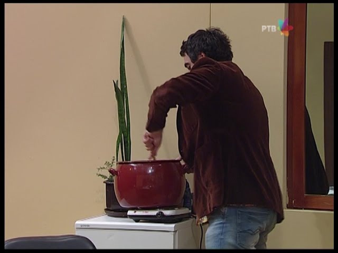 Government Job - Season 5 Episode 61 : 825 Vašar