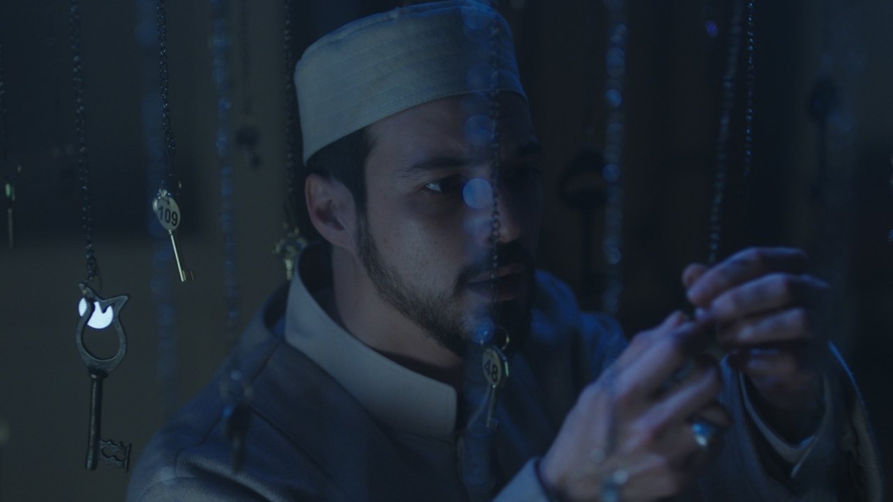 Red Roses - Season 2 Episode 18 : Episode 37