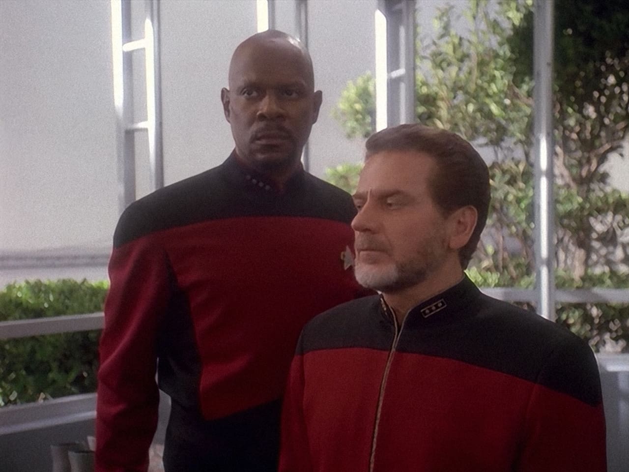 Star Trek: Deep Space Nine - Season 4 Episode 12 : Paradise Lost (2)