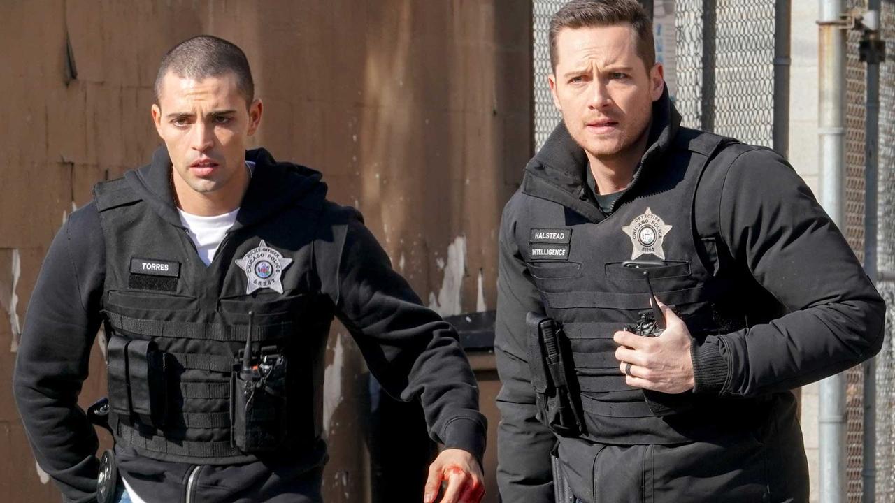 Chicago P.D. - Season 9 Episode 18 : New Guard