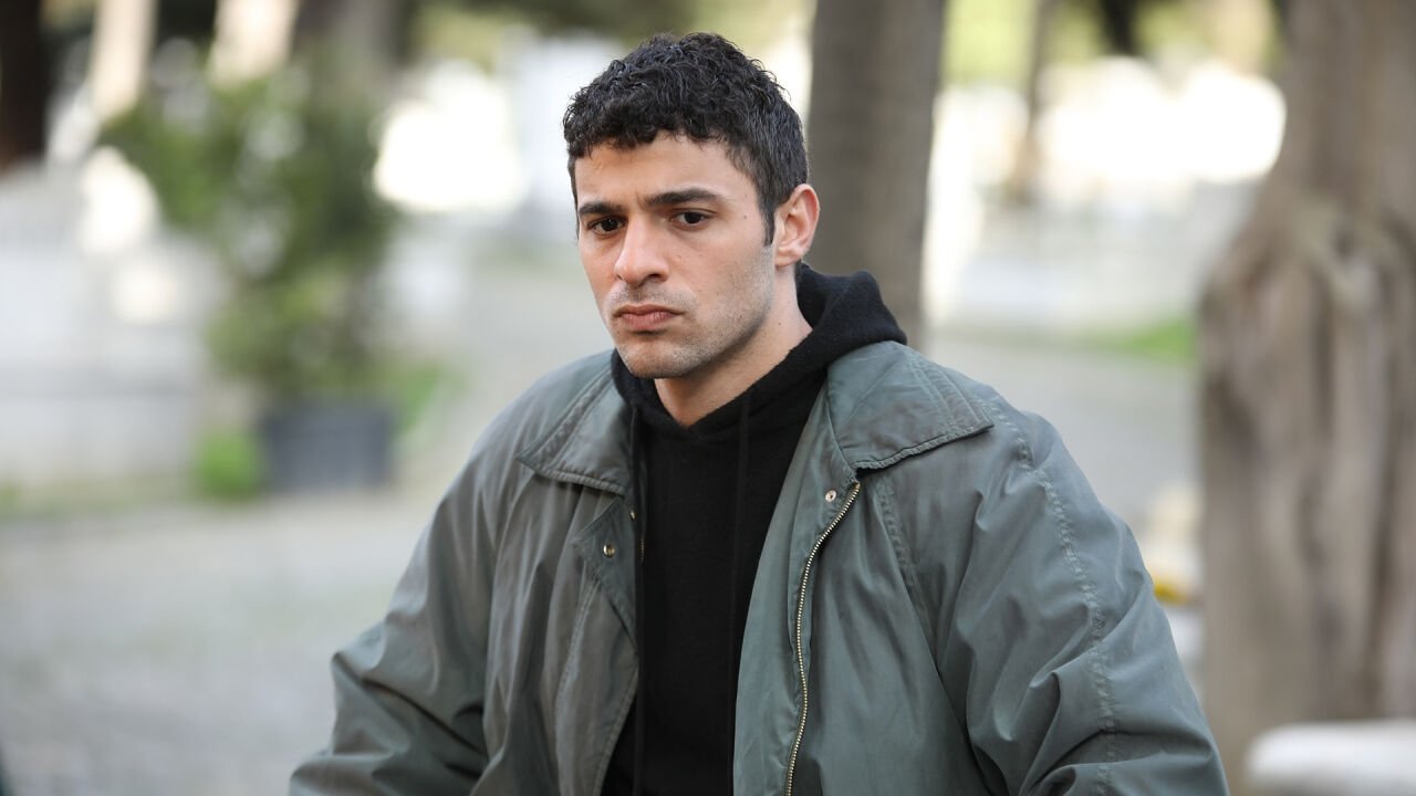 Kardeşlerim backdrop