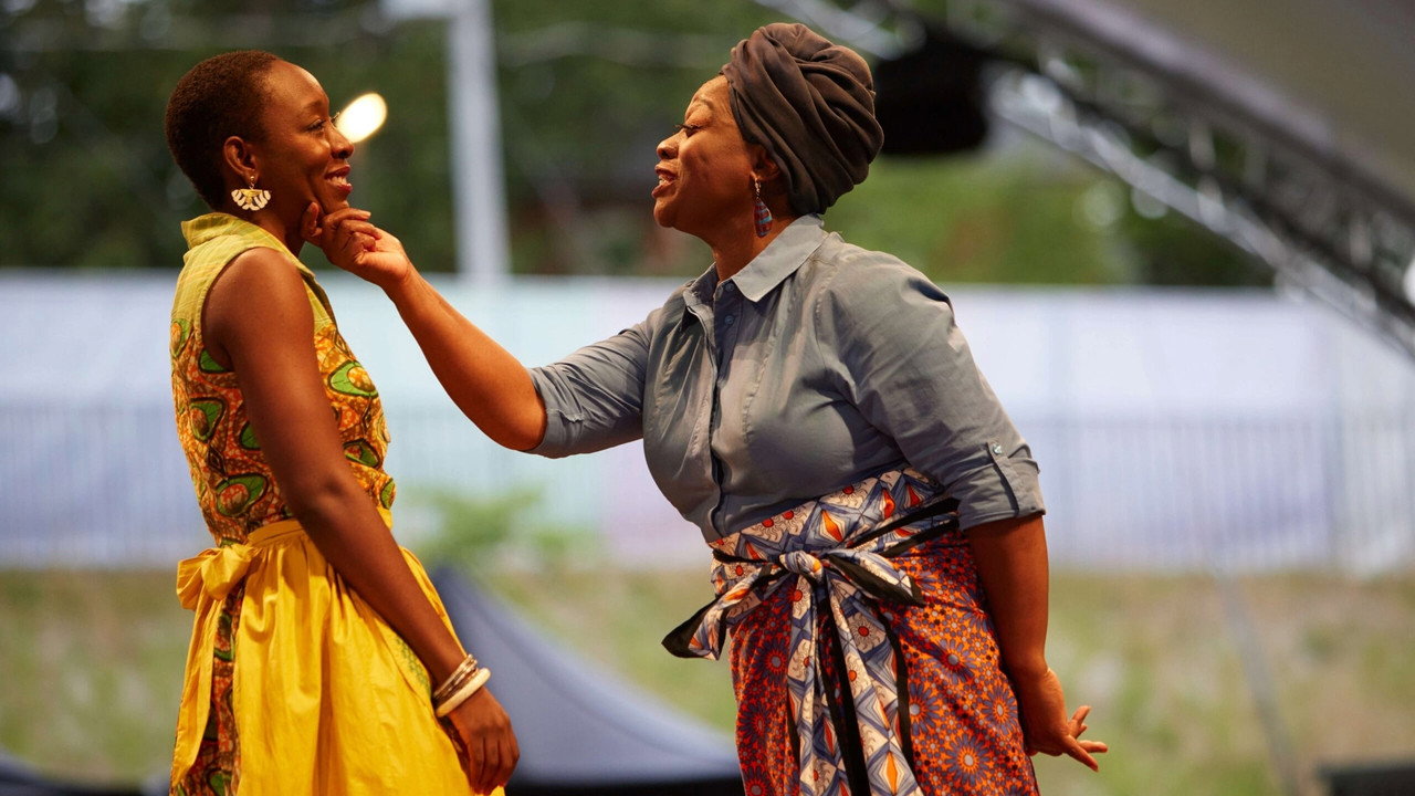 Serving Elizabeth backdrop