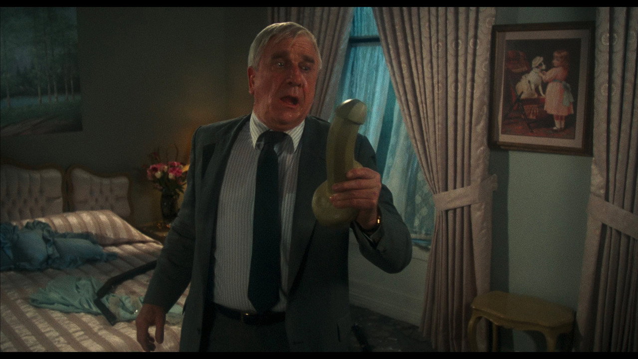 The Naked Gun: From the Files of Police Squad! background 68
