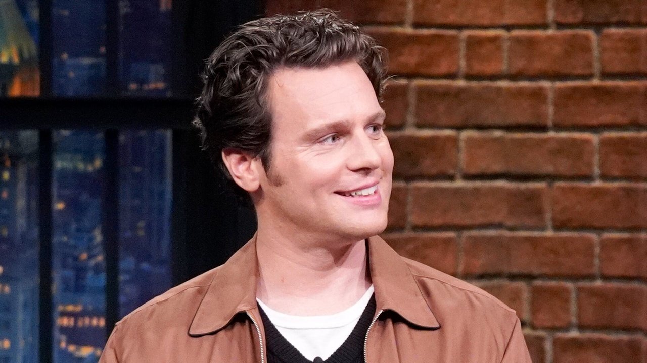 Late Night with Seth Meyers - Season 11 Episode 94 : Adam Pally, Jonathan Groff