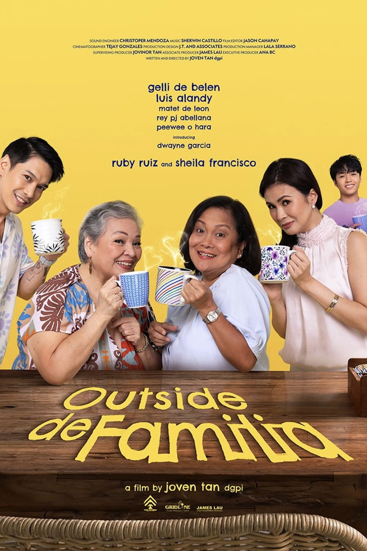 Outside De Familia