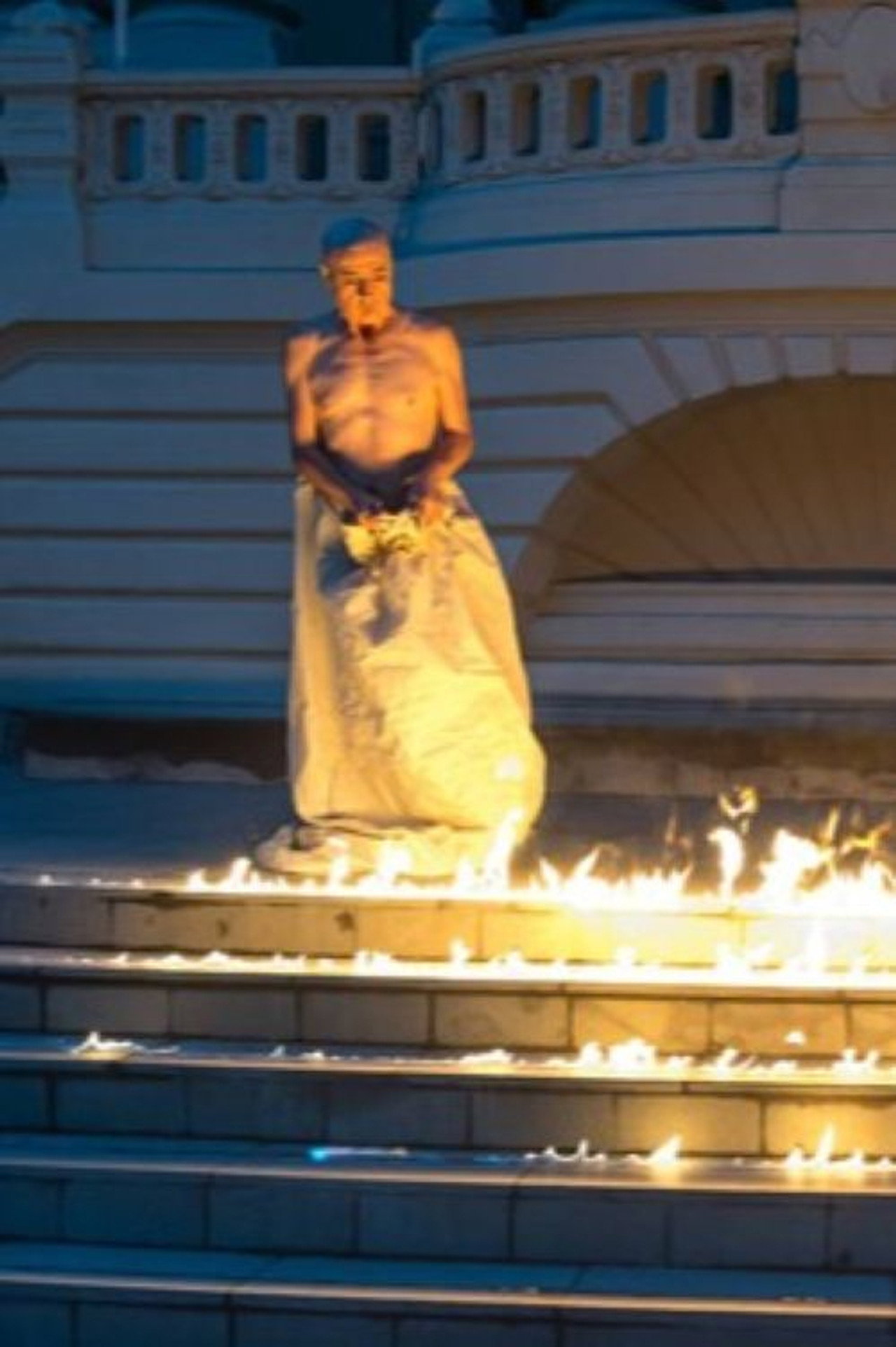 Desnudo bajando la escalera Backdrop