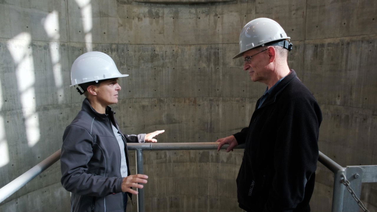 La goutte de trop backdrop