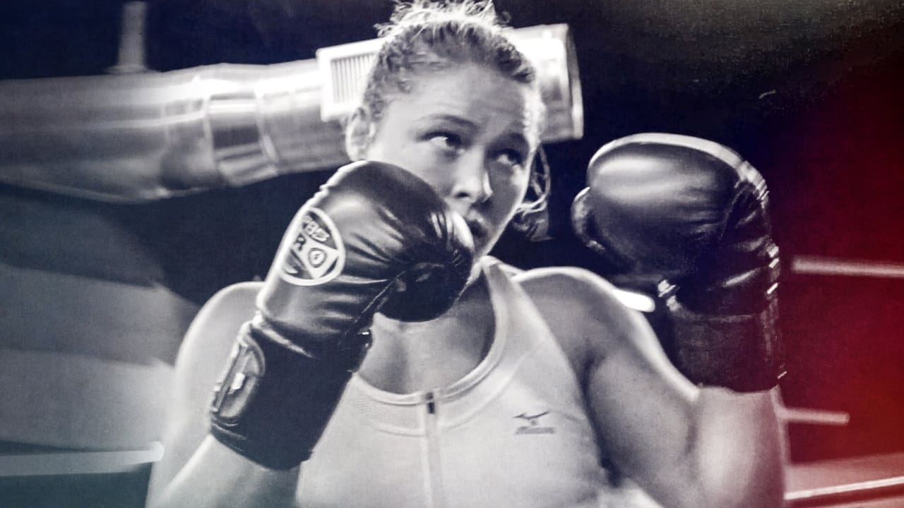 Scen från The Ronda Rousey Story: Through My Father's Eyes