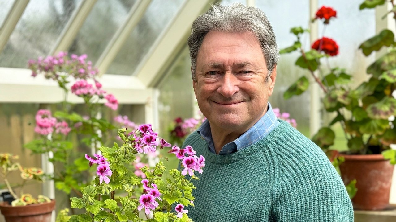 Alan Titchmarsh's Gardening Club - Season 1 Episode 7 : Episode 7