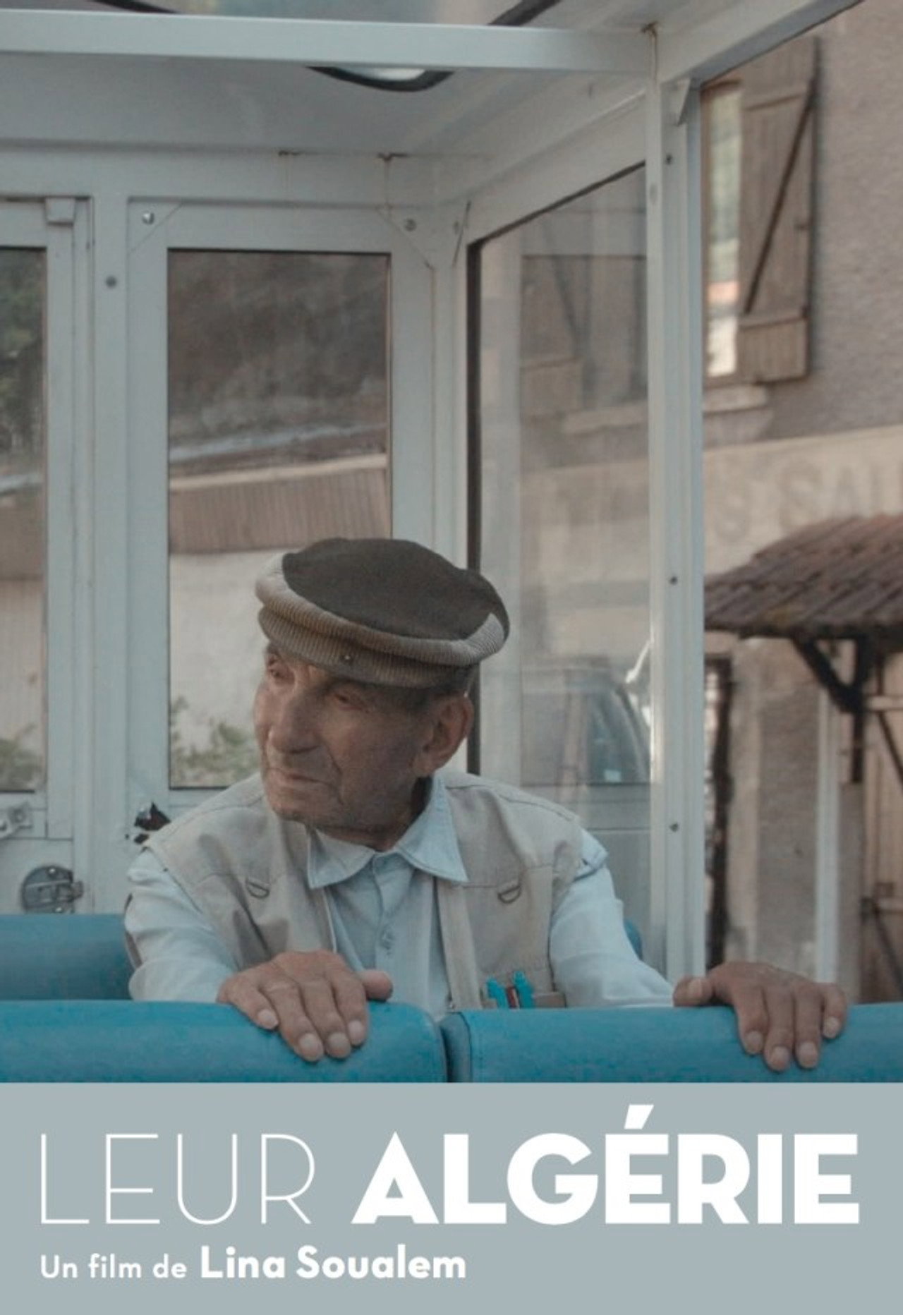 Leur Algérie filmaffisch