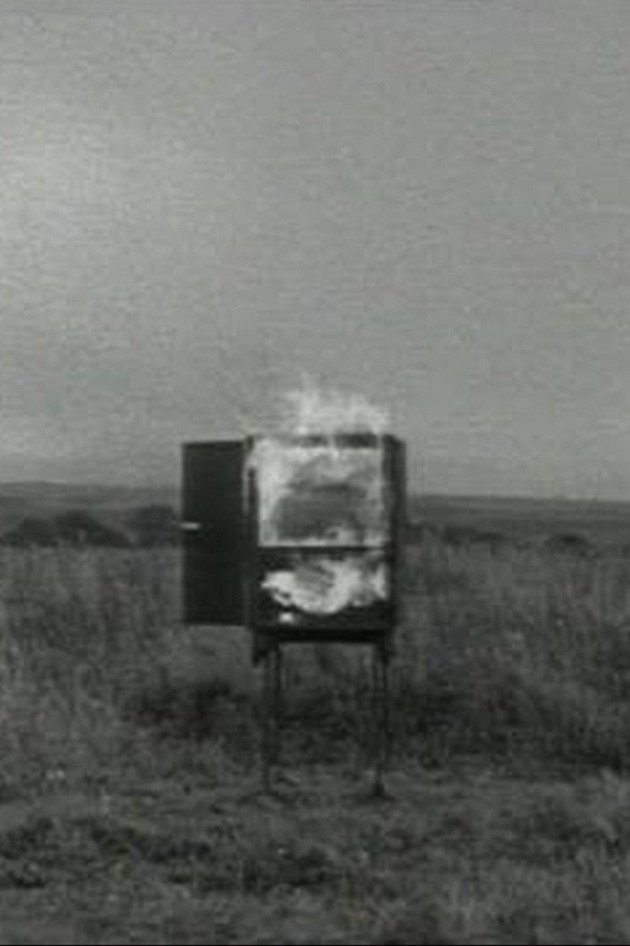 TV Interruptions: Burning TV filmaffisch