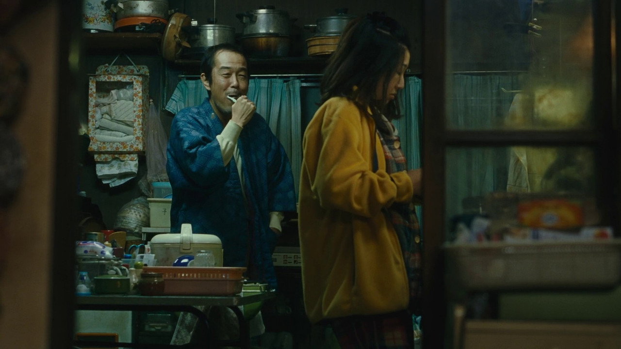 Shoplifters background 95