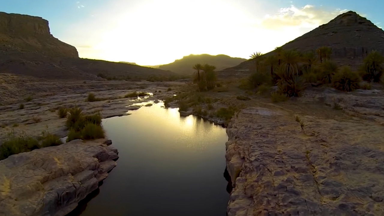 Twïza, L'Aventure Algérienne backdrop