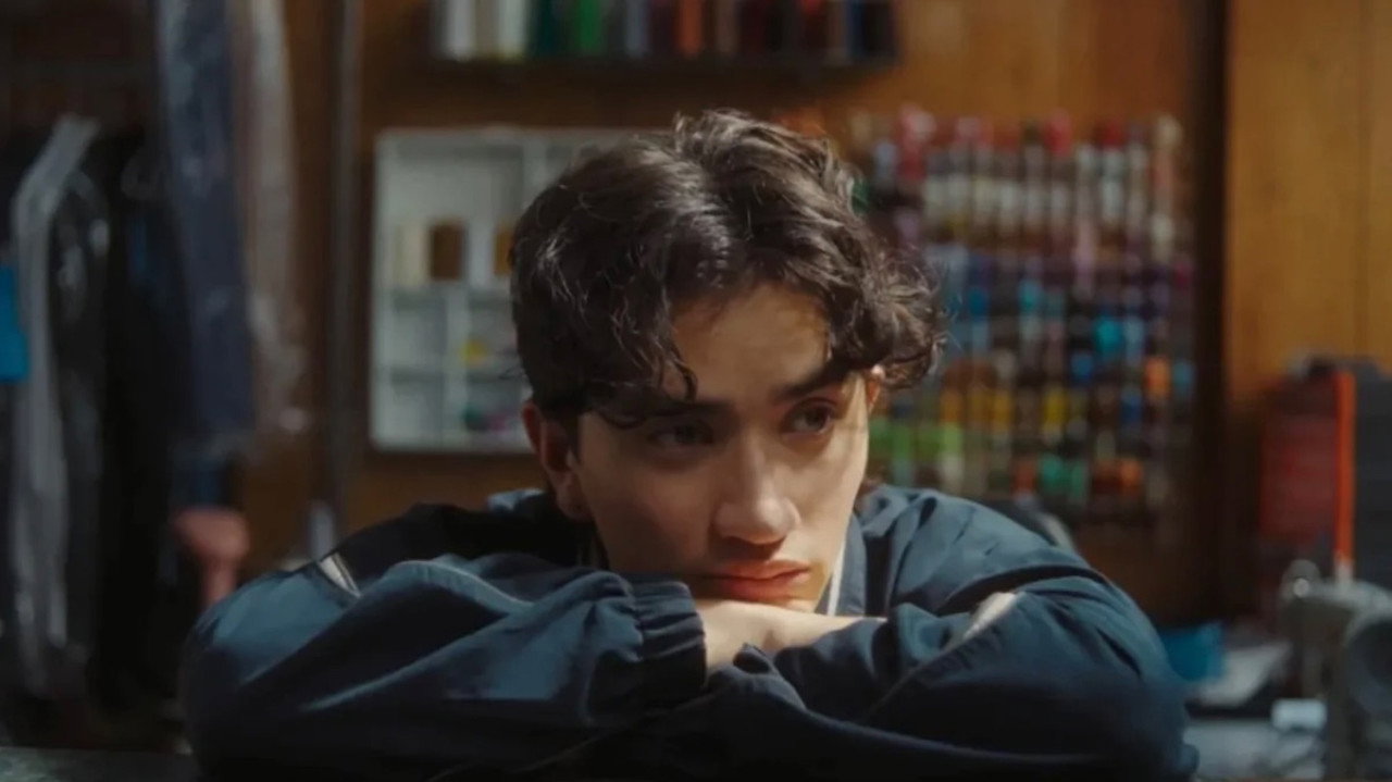 Molly still 4