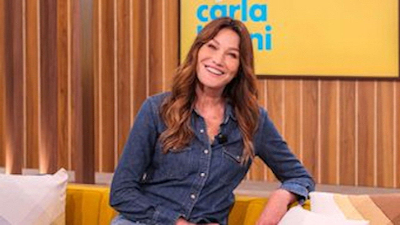 En aparté — Carla Bruni