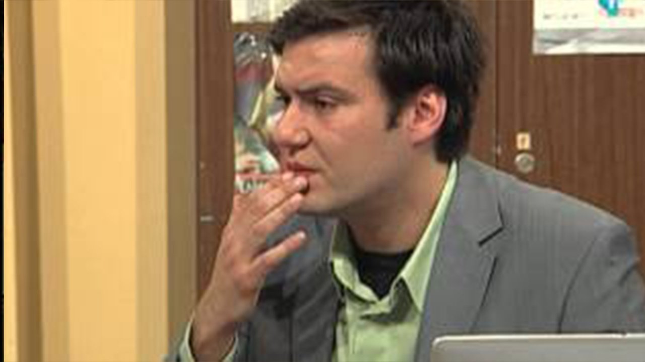 Government Job - Season 1 Episode 103 : Plastična operacija