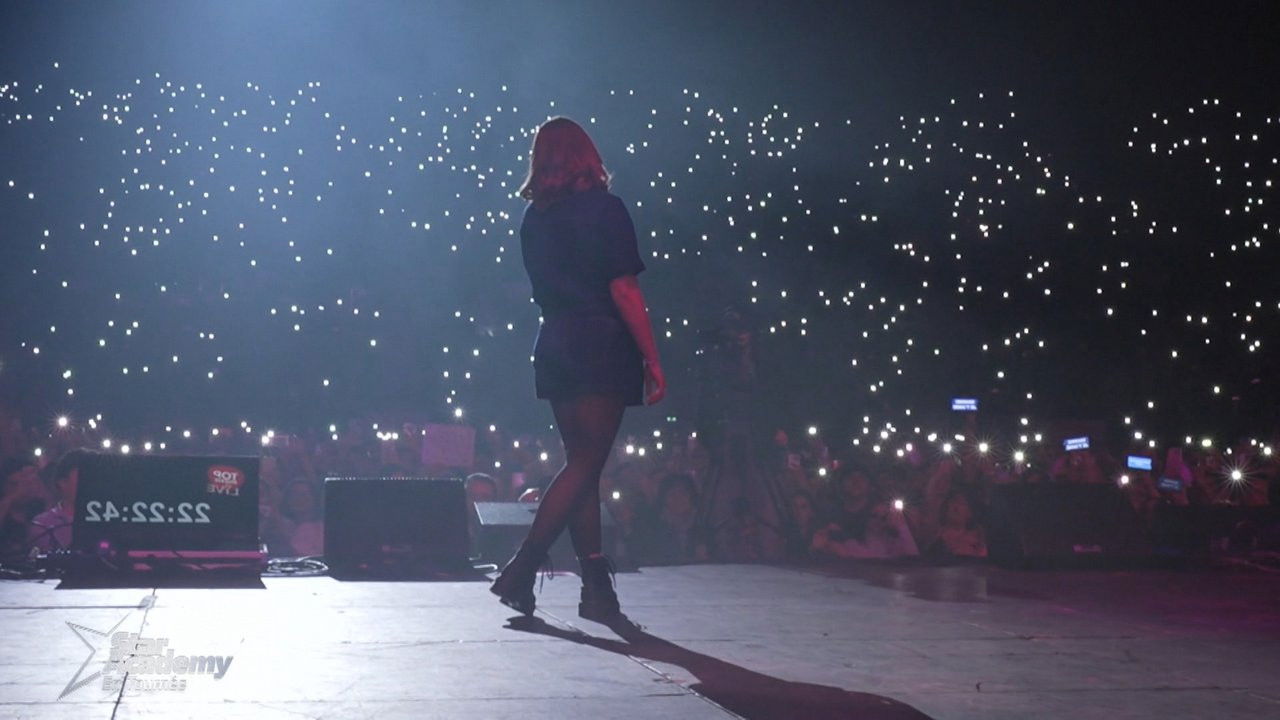 Star Academy - En tournée : la quotidienne — Quotidienne du 10/03 : Marine se produit en live devant 12 000 personnes !