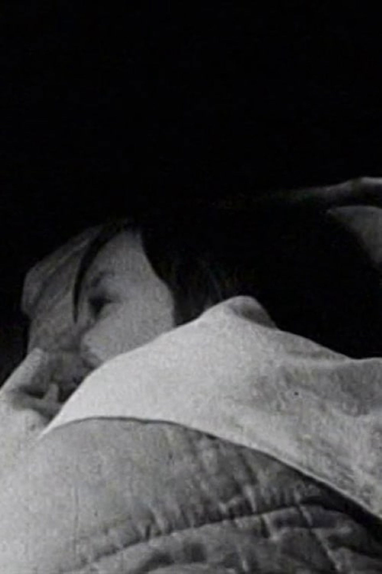 Lili au lit Backdrop