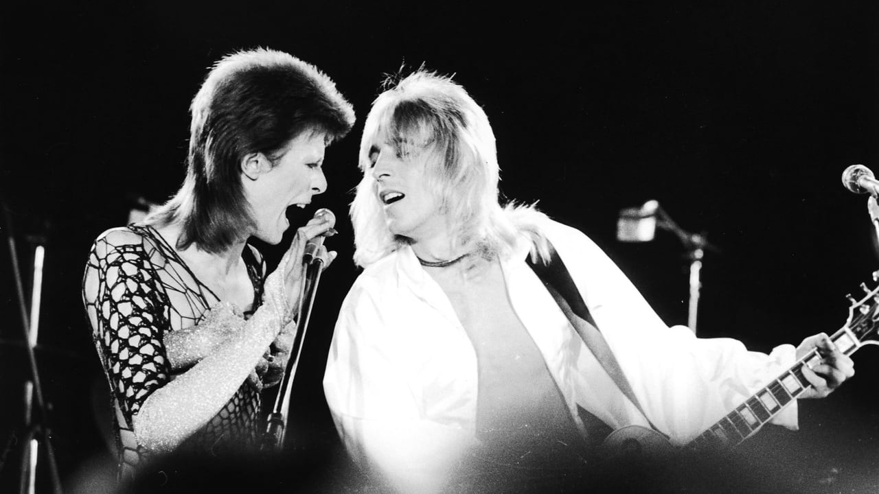 Scen från Beside Bowie: The Mick Ronson Story