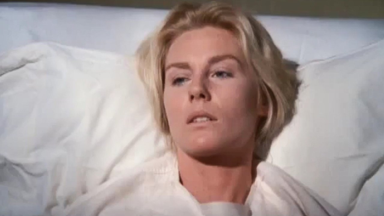 Mannix - Season 7 Episode 8 : A World Without Sundays