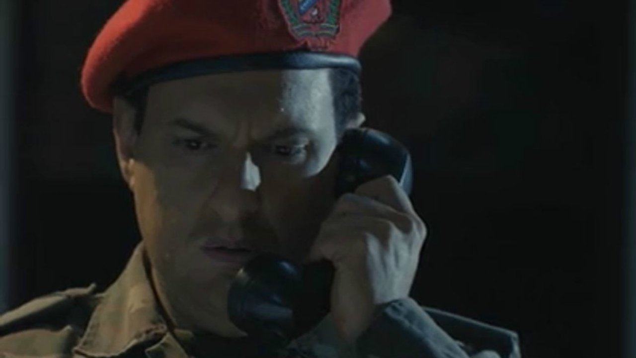 Hugo Chávez, El Comandante backdrop