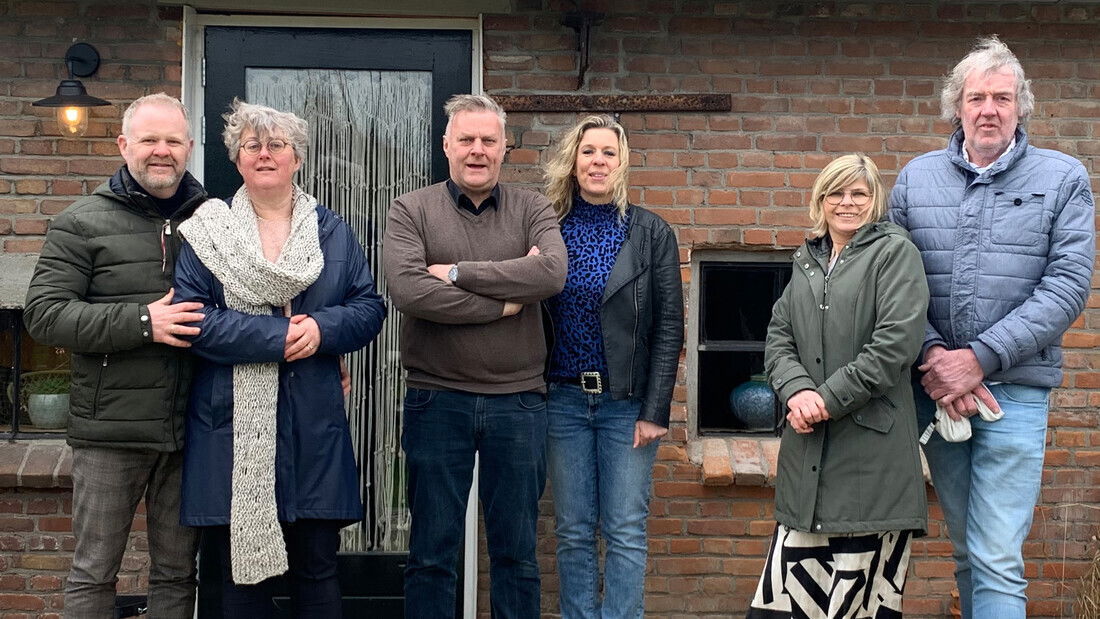 Bed & Breakfast - Season 15 Episode 1 : Episode 1