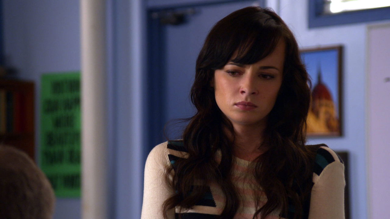 Awkward. - Season 3 Episode 20 : Who I Want to Be