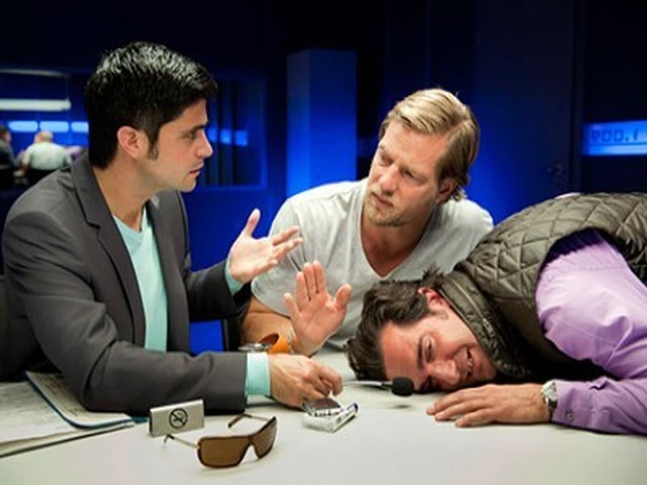 Der letzte Bulle - Season 2 Episode 2 : Death of a Stripper