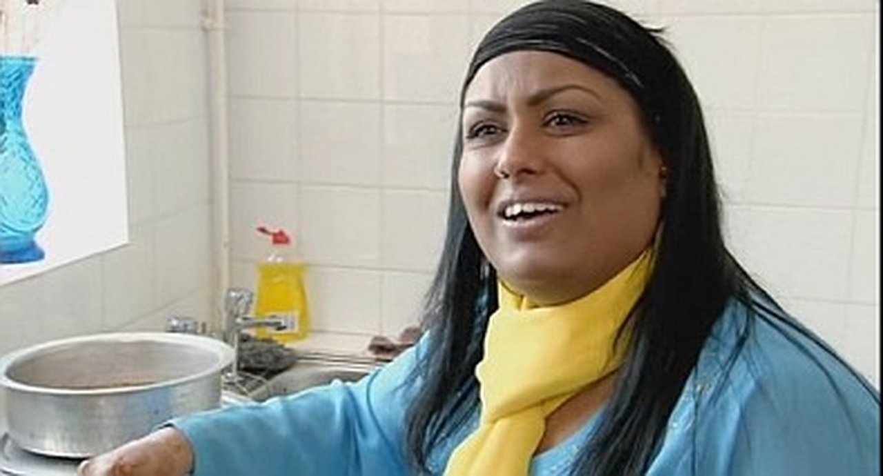 Come Dine with Me - Season 8 Episode 69 : Extra Portions: Wolverhampton, Farida Kalifa