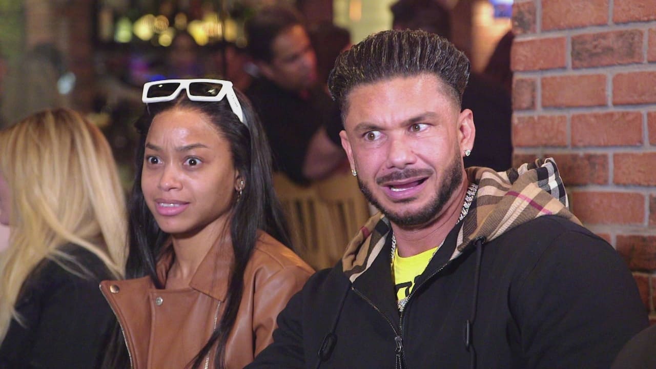 Jersey Shore: Family Vacation - Season 5 Episode 25 : The Staten Island Notebook