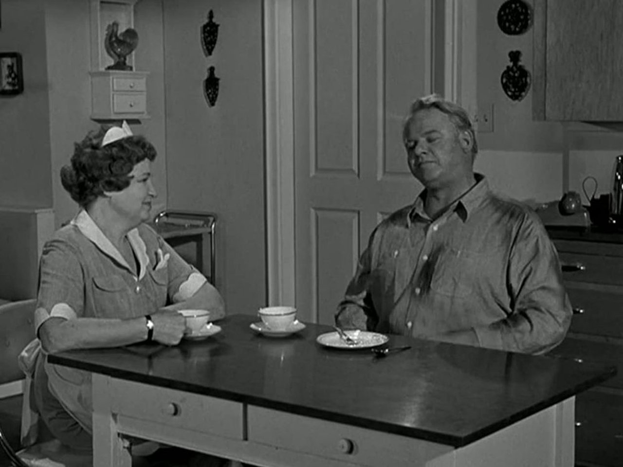 Hazel - Season 1 Episode 32 : The Burglar in Mr. B's P.J.'s