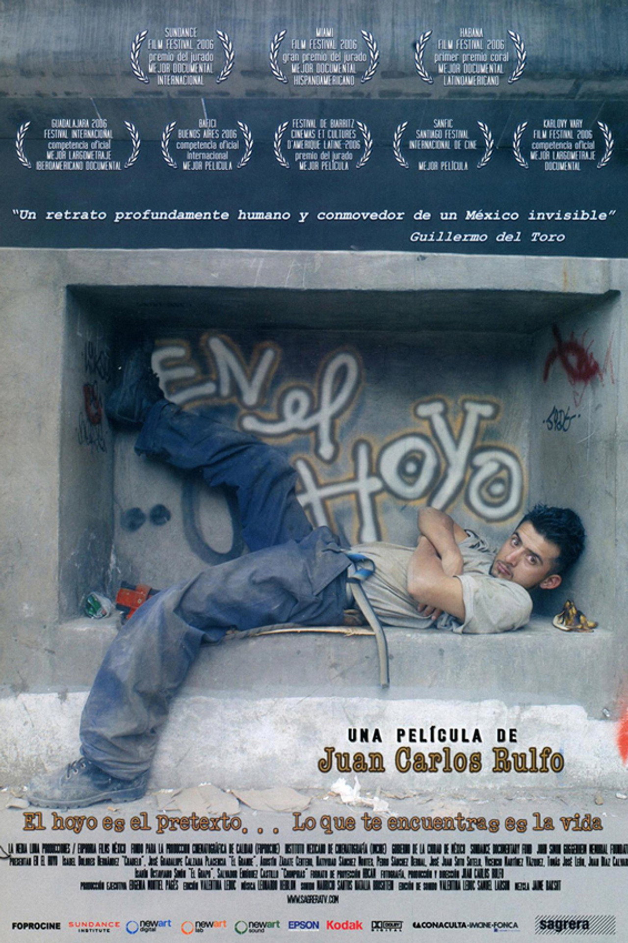 En el hoyo filmaffisch