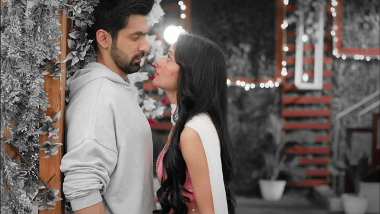 Amruta and Virat have to organise the event
