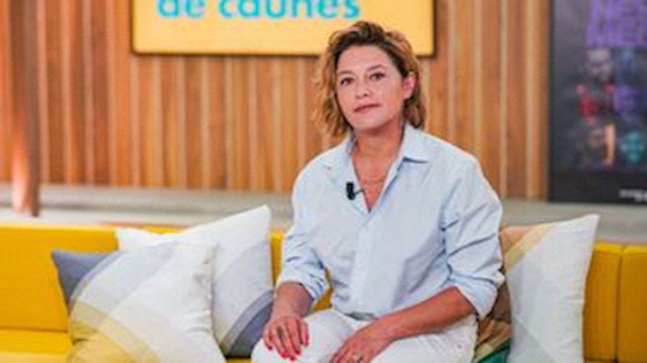 En aparté — Emma de Caunes