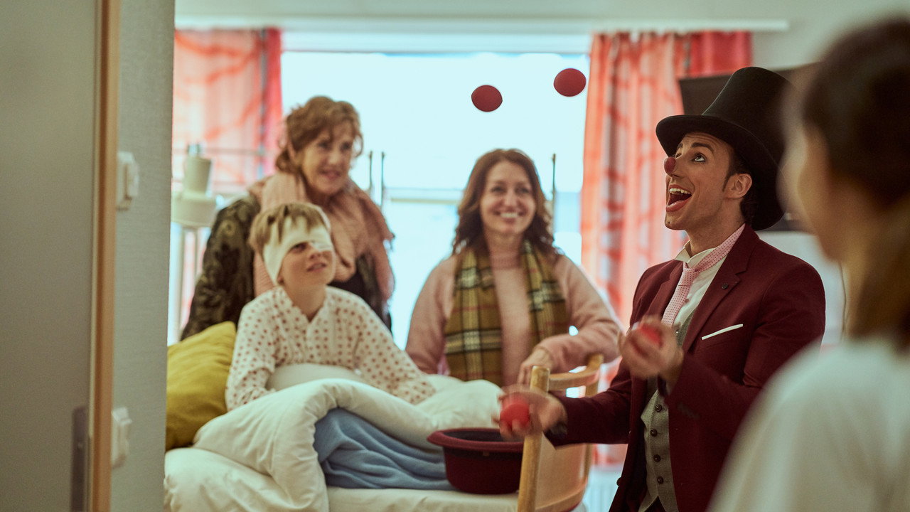 Về nhà đón Giáng Sinh (Phần 3) - Backdrop 29