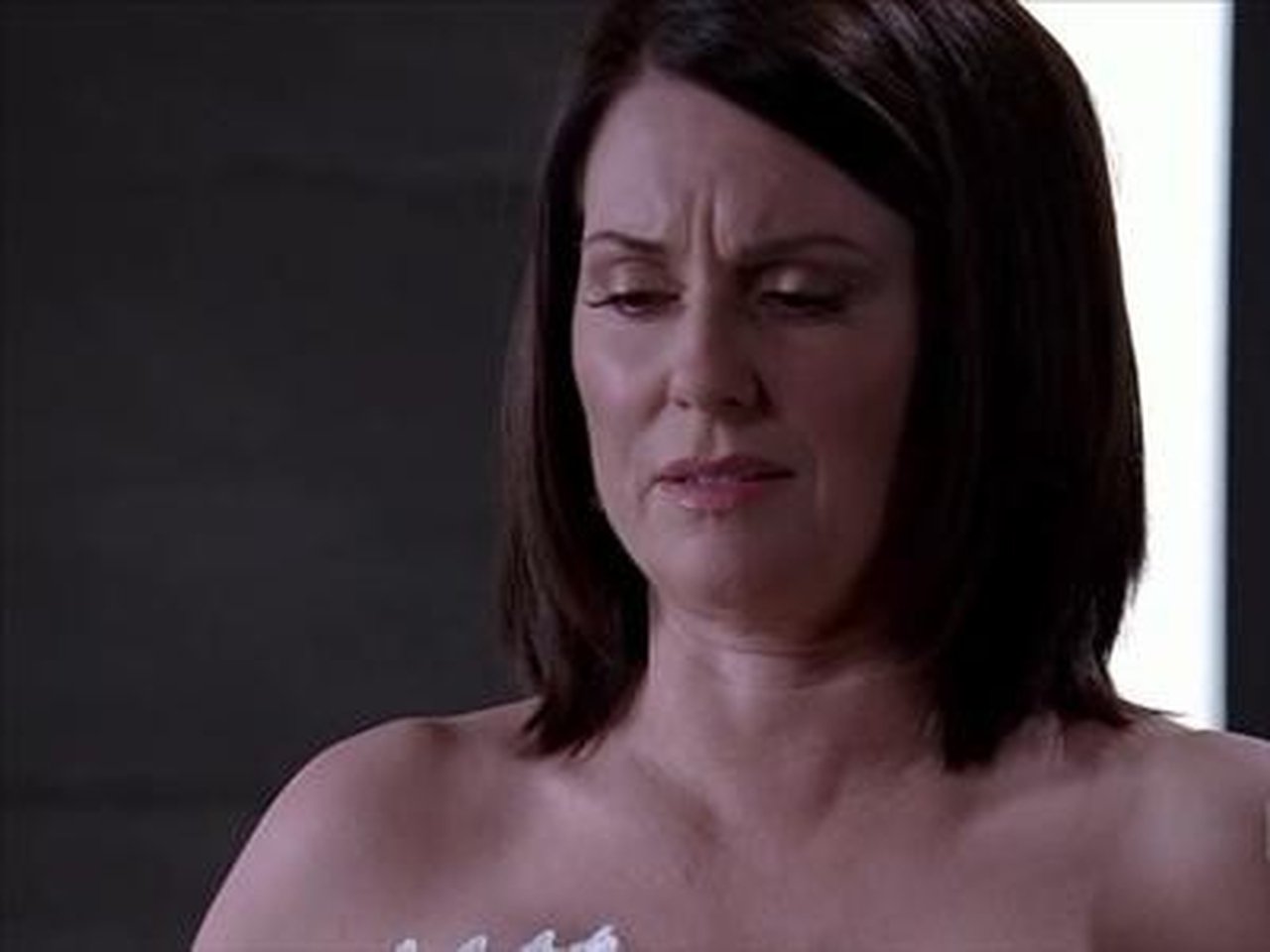 Boston Legal - Season 3 Episode 17 : The Bride Wore Blood