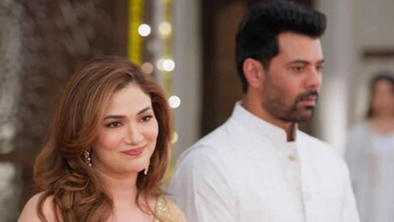 Ufff... Yeh Love Hai Mushkil backdrop