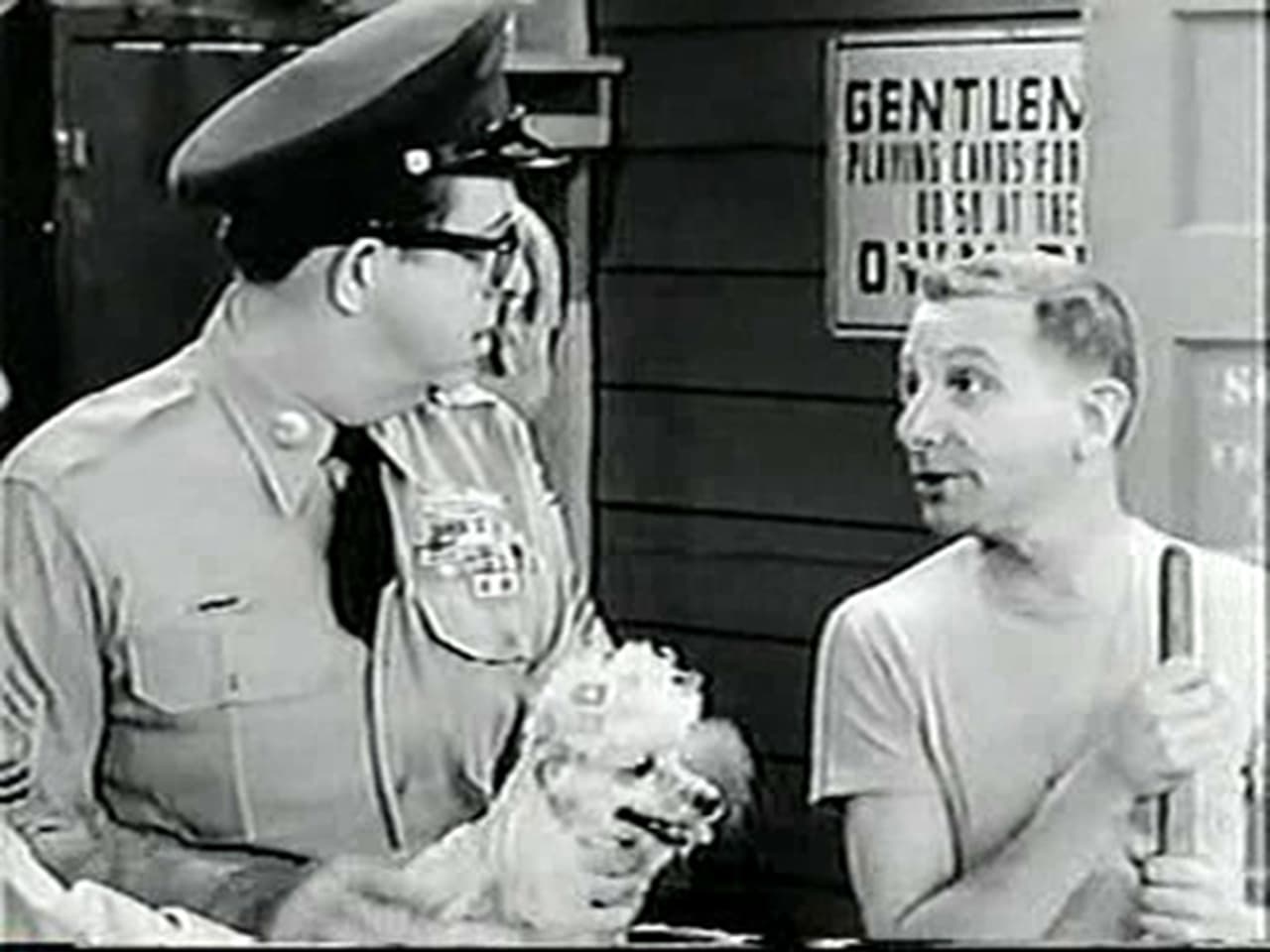 The Phil Silvers Show - Season 3 Episode 34 : Bilko's Prize Poodle