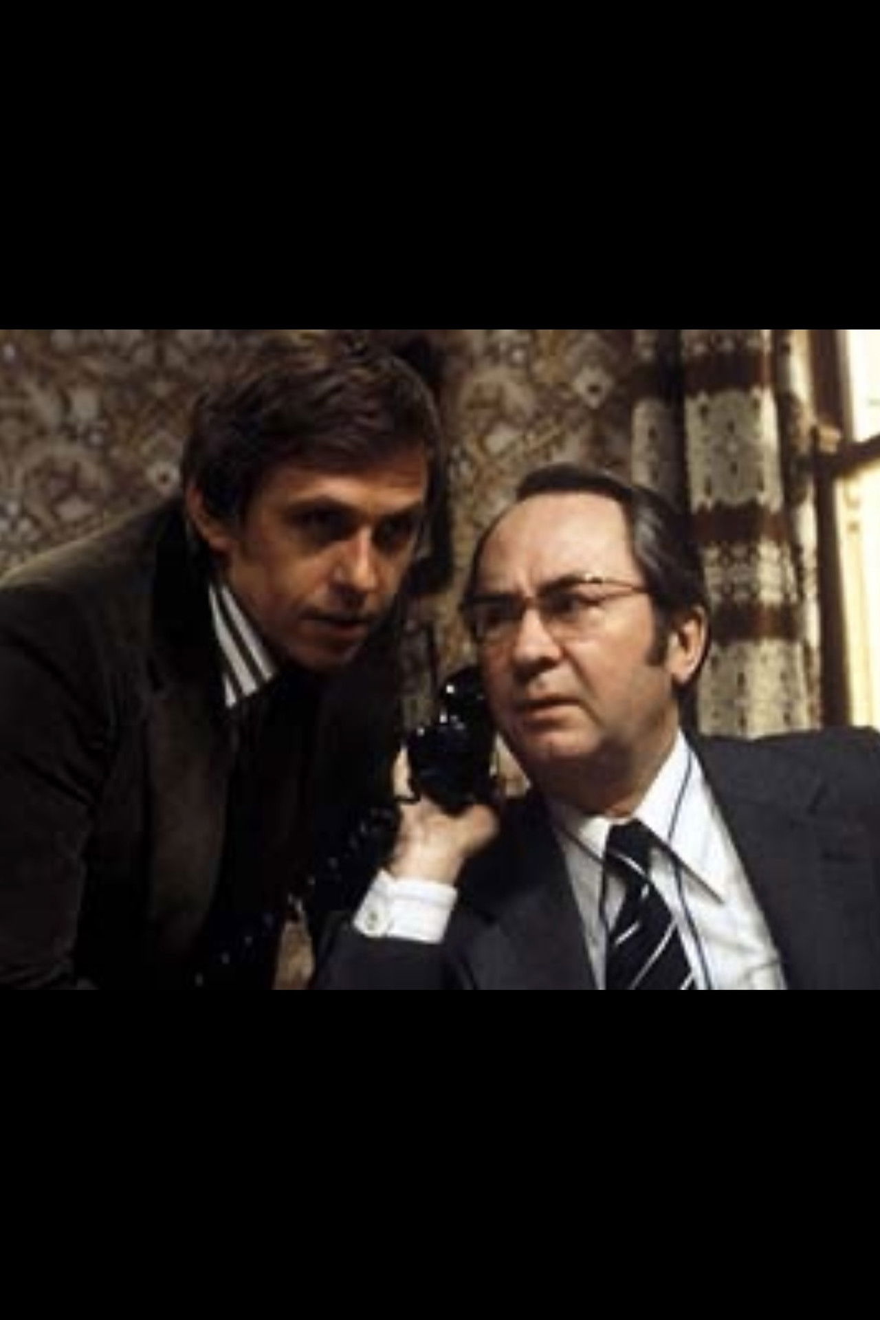 Lëreni Çarlit backdrop