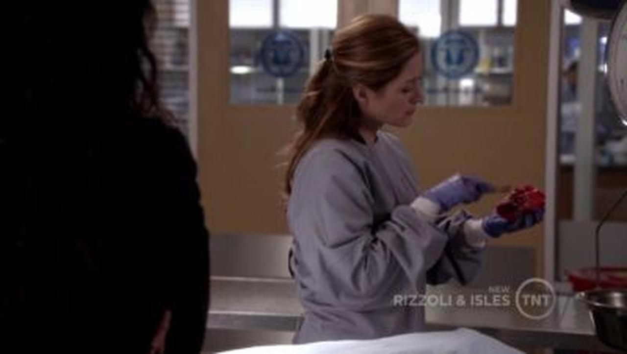 Rizzoli & Isles - Season 2 Episode 6 : Rebel Without a Pause