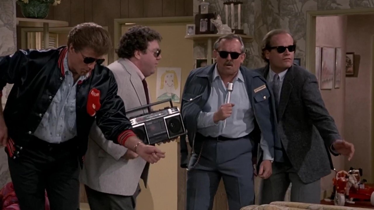 Cheers - Season 6 Episode 22 : Slumber Party Massacred