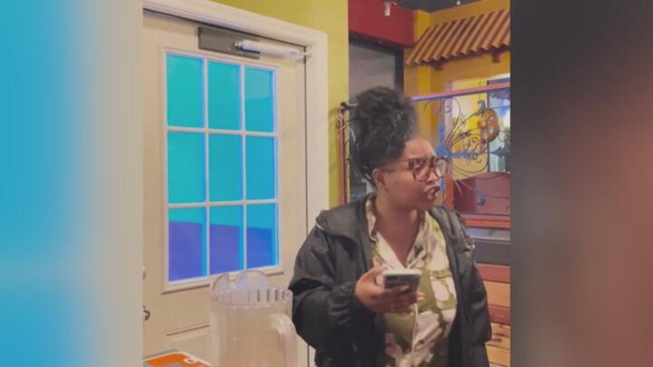 Customer Wars - Season 5 Episode 2 : Takeout Trouble