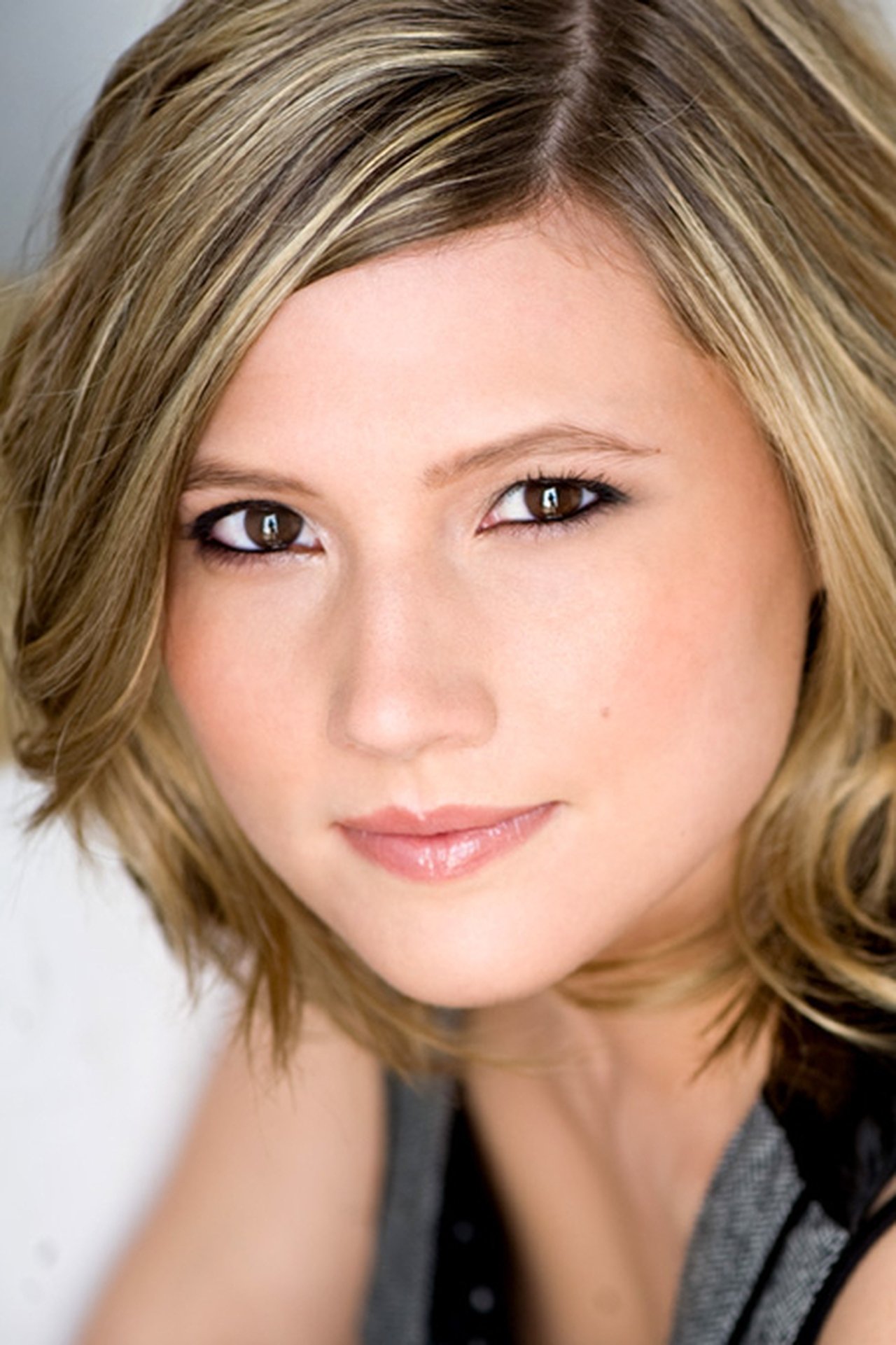 Emily Moss Wilson - مخرج