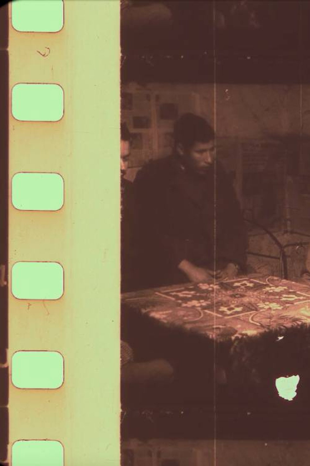 mise-en-scène (scene 1) is part of Standing Here Wondering Which Way to Go filmaffisch