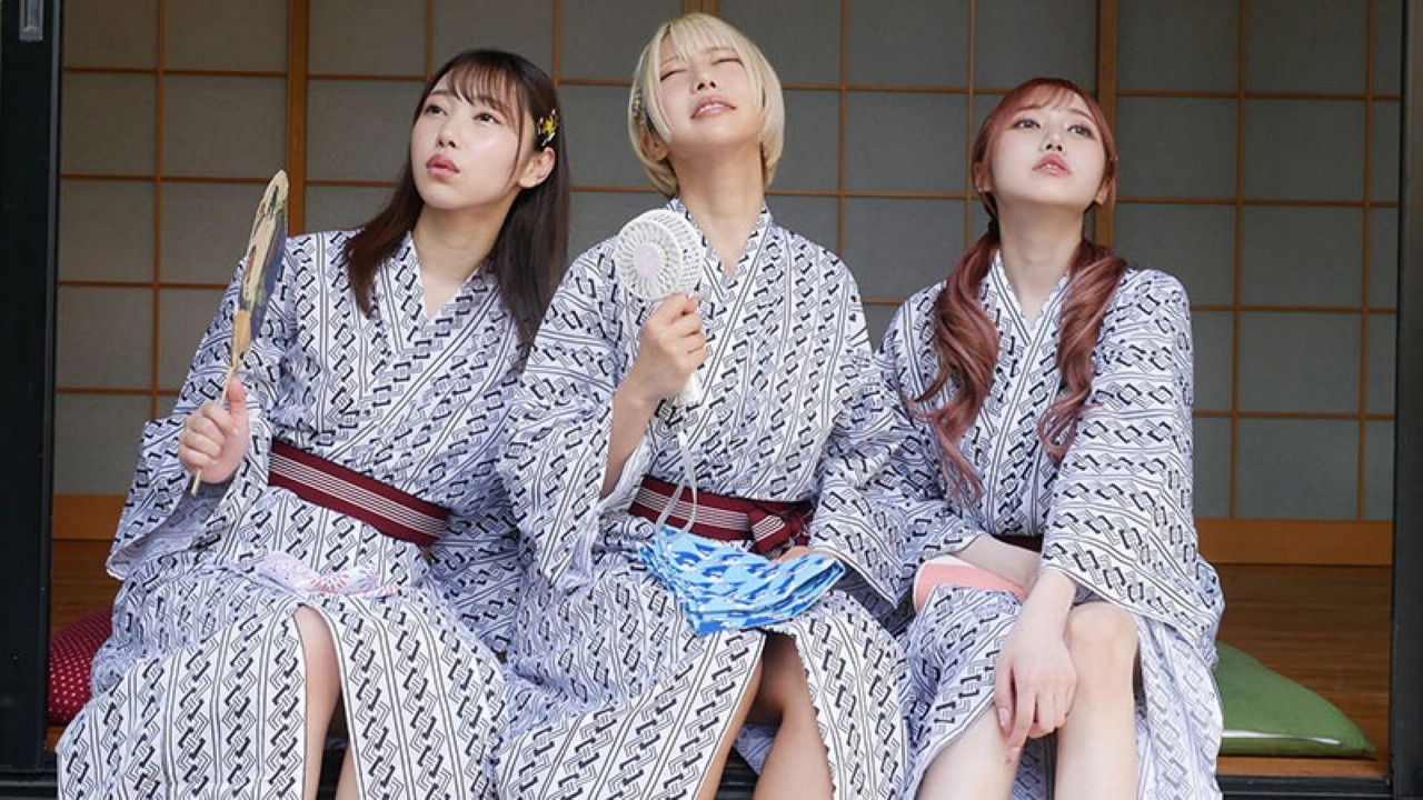 CAWD-627 社員旅行で女子部屋に誘われ相部屋！ダメダメおやじの僕の絶倫がイケイケ女子たちにドハマりしてハーレム喰べされ続けた一夜 乙アリス 斎藤あみり さつき芽衣 backdrop