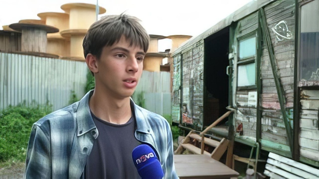 Brothers and Sisters - Season 0 Episode 2 : Sebastian Pöthe as Luděk in Brothers and Sisters: Mother Teresa is everything to him