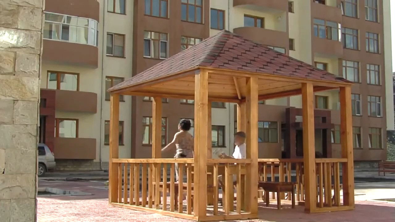 Love Has Jealous backdrop