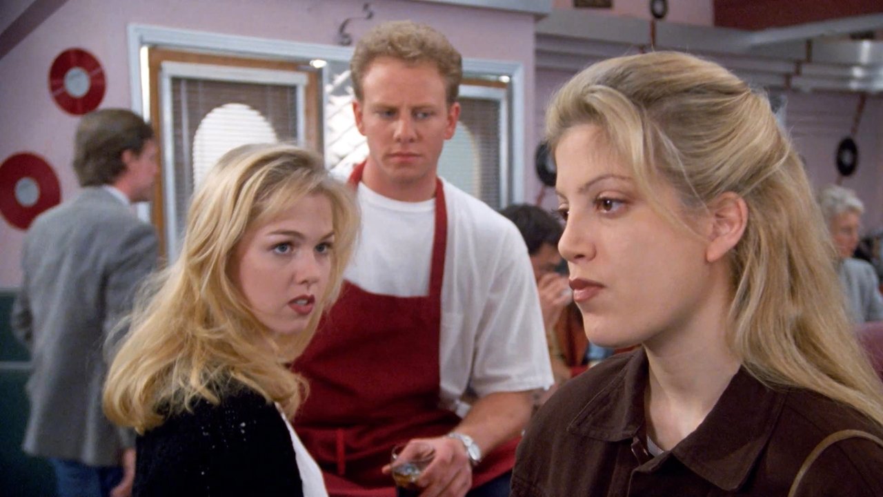 Beverly Hills, 90210 - Season 4 Episode 19 : The Labors of Love