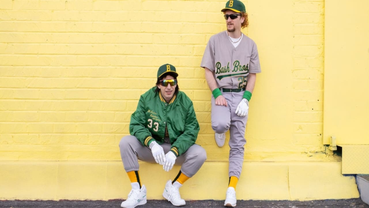 The Lonely Island Presents: The Unauthorized Bash Brothers Experience background